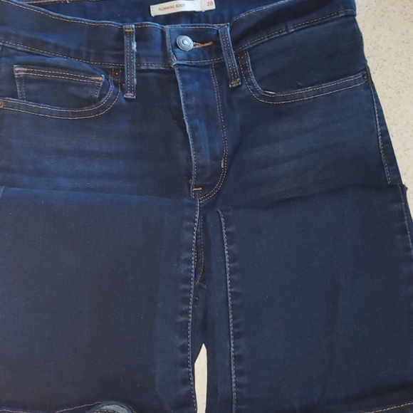 Levi's - Picture 2 of 6